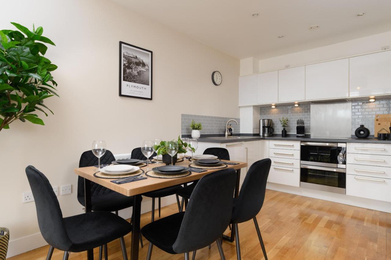 Premium Apartment - Allocated Parking - Great Location Plymouth Buitenkant foto
