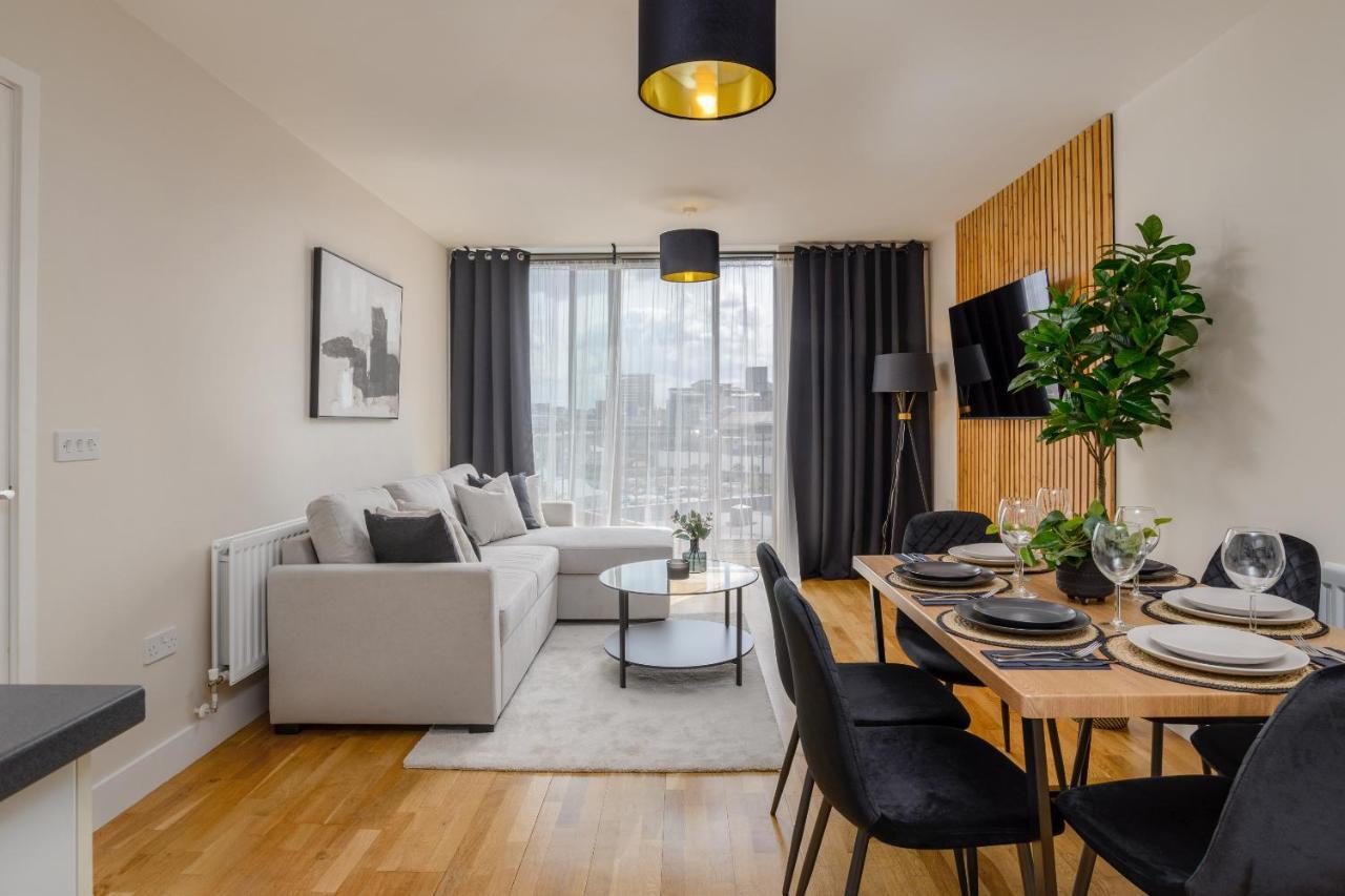 Premium Apartment - Allocated Parking - Great Location Plymouth Buitenkant foto