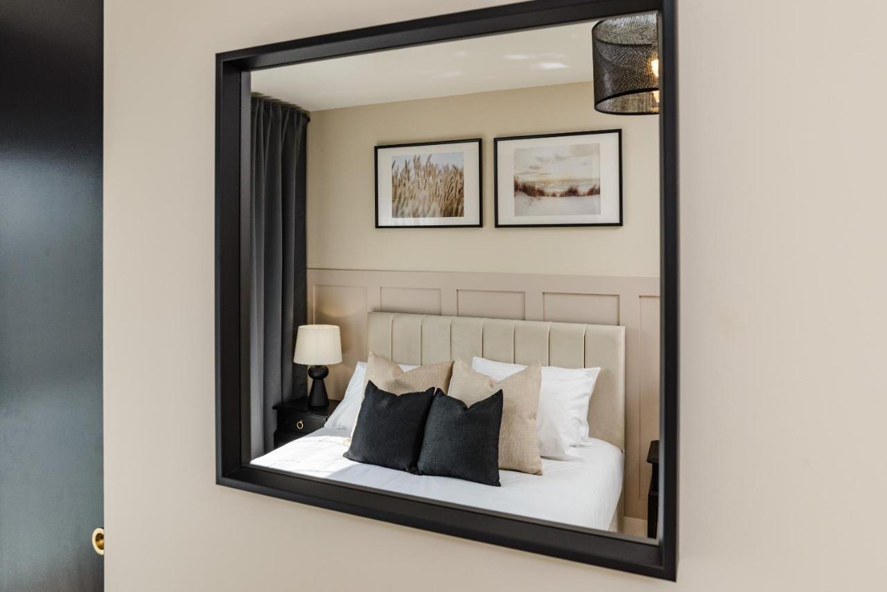 Premium Apartment - Allocated Parking - Great Location Plymouth Buitenkant foto