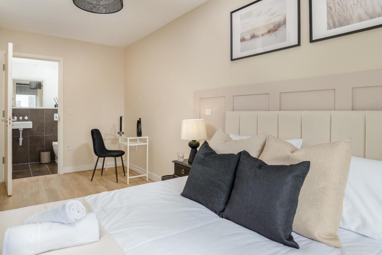Premium Apartment - Allocated Parking - Great Location Plymouth Buitenkant foto