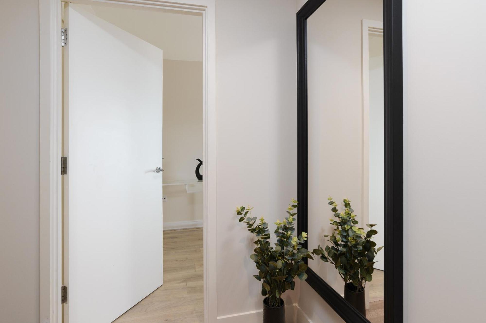 Premium Apartment - Allocated Parking - Great Location Plymouth Buitenkant foto