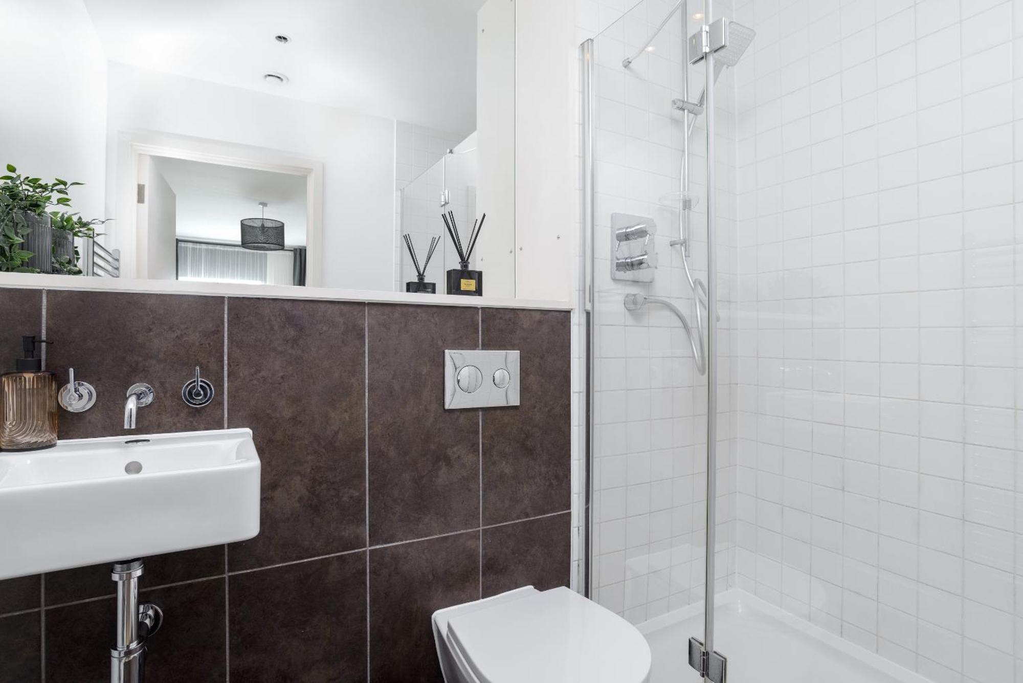 Premium Apartment - Allocated Parking - Great Location Plymouth Buitenkant foto