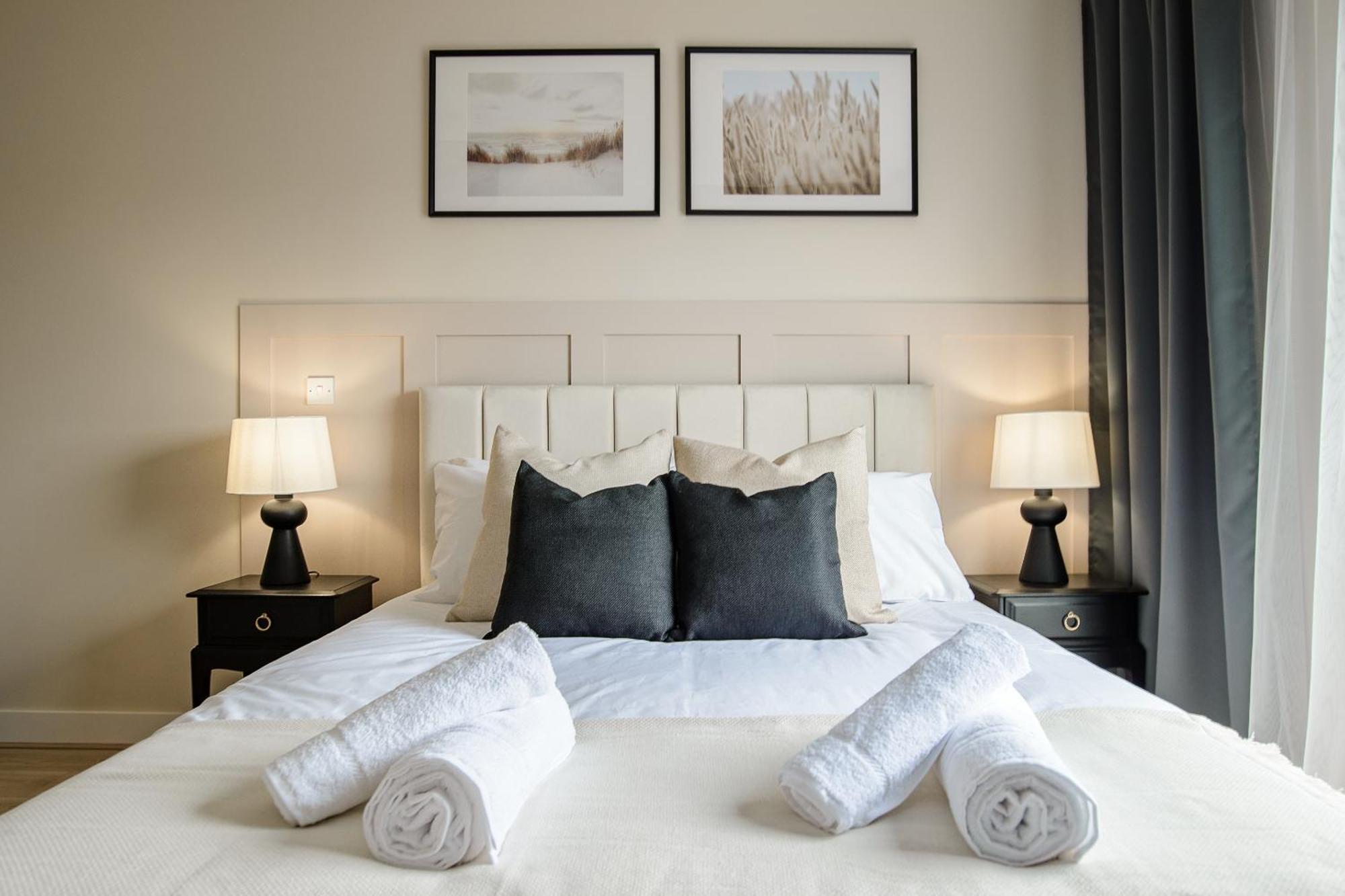 Premium Apartment - Allocated Parking - Great Location Plymouth Buitenkant foto
